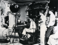 Mary Pickford, Leslie Howard and crew on the set of Secrets - 1933 