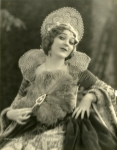  Mary Pickford as Dorothy Vernon in Dorothy Vernon of Haddon Hall - 1924