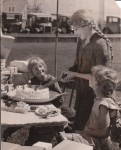 rb591 - Mary cuts cake with two kids, Sparrows 1926