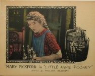 rb153 - Mary surprised - Little Annnie Rooney 1925