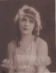 rb034 - Nelson Evans - 1920 - Mary in her wedding (to Fairbanks) dress