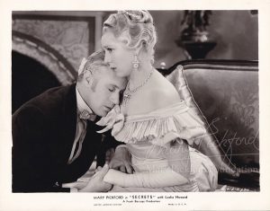 Mary Pickford and Leslie Howard from Secrets