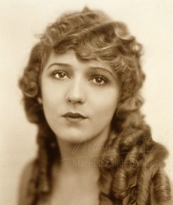 Mary Pickford - The Girl with the Curls